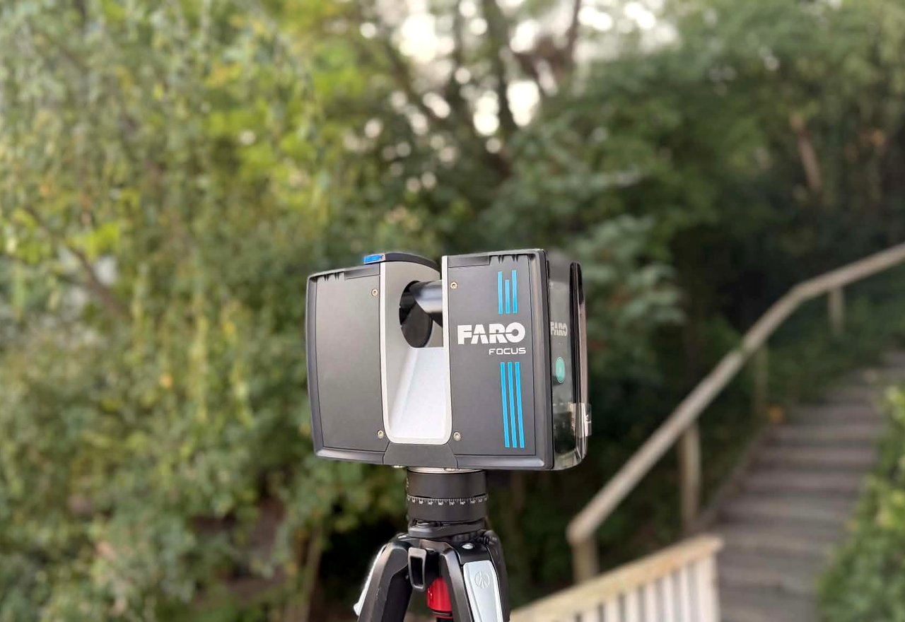 3D laser scanner FARO Focus Premium 200M sur trépied